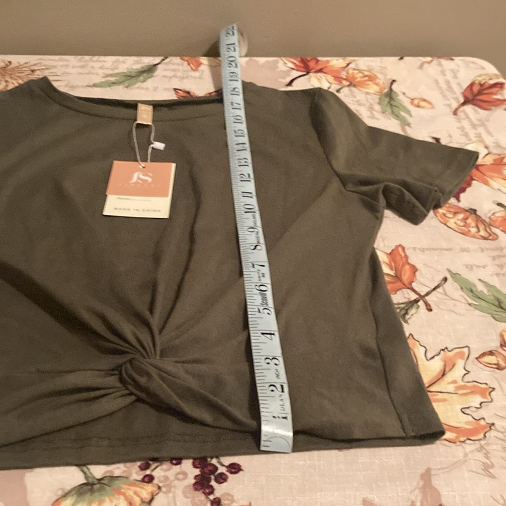 NWT Army Green Crop Top - Picture 9 of 9